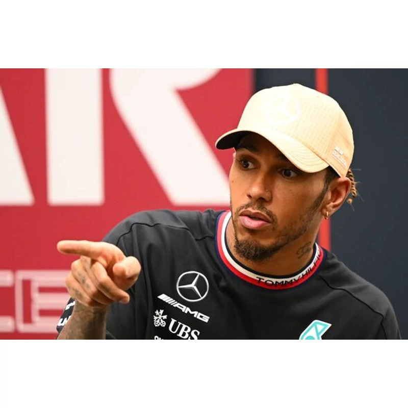 Mercedes AMG Petronas sapka - Driver barackszínű